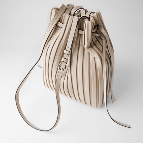 Zara | Beige Pleated Bucket Bag - Picture 5 of 5
